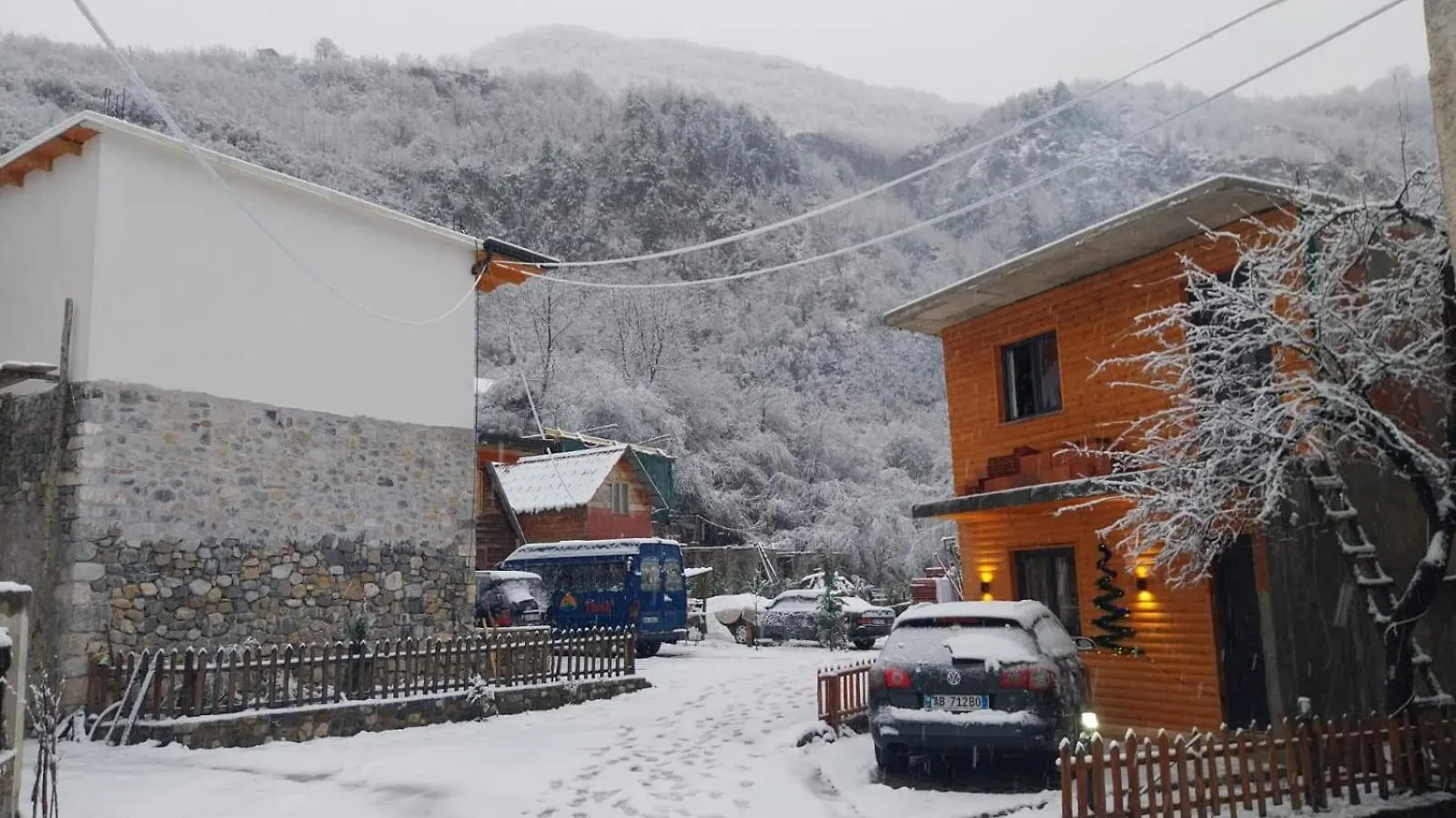 Blue Eye Theth Guest House Albania